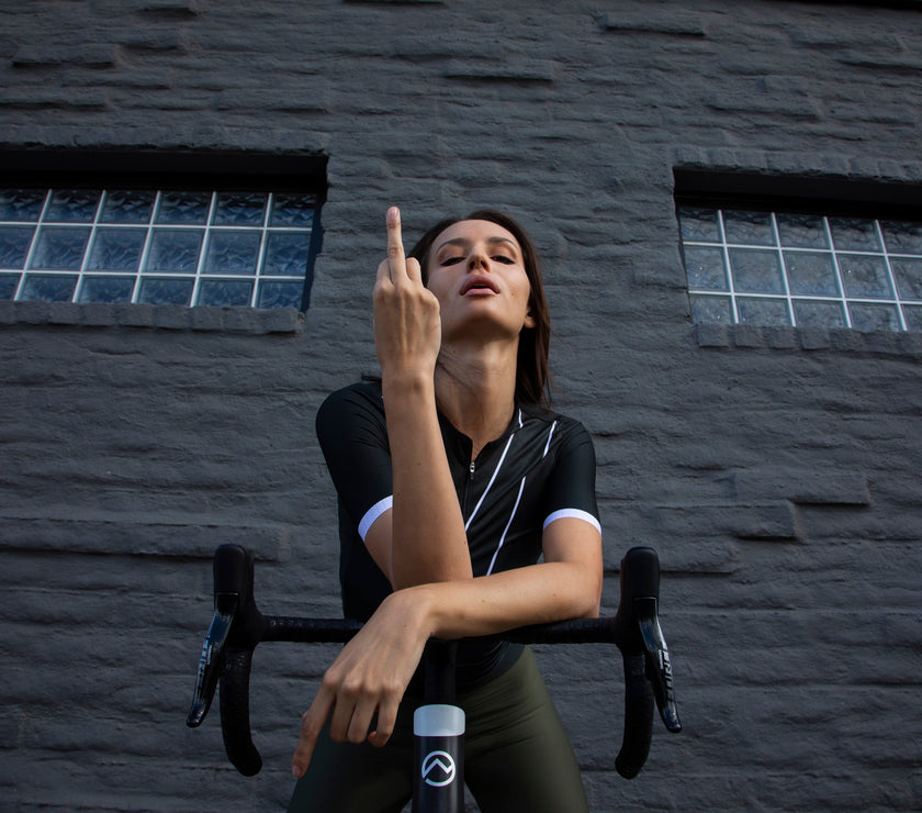 LOVELY BLACK AERO JERSEY