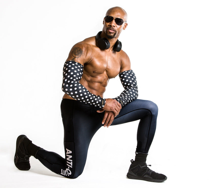 "Enter Black Dots” SLEEVE