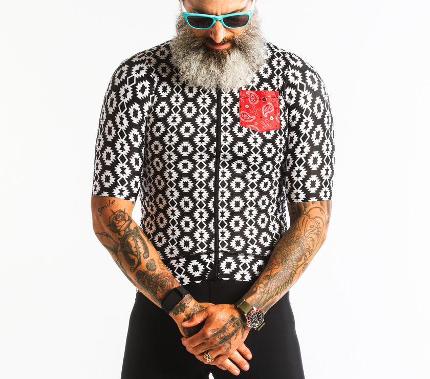 Red Cashew Nut Pattern on Chest Professional Riding Comfortable Quick Dry